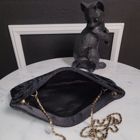 Vintage Black Crushed Velvet clutch with gold tone chain and hardware. - Picture 4 of 5